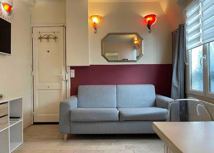 Wonderful Near Arc De Triomphe 2p Apartman